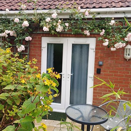 Santi Bhavana Bed & Breakfast Westbury  Bagian luar foto