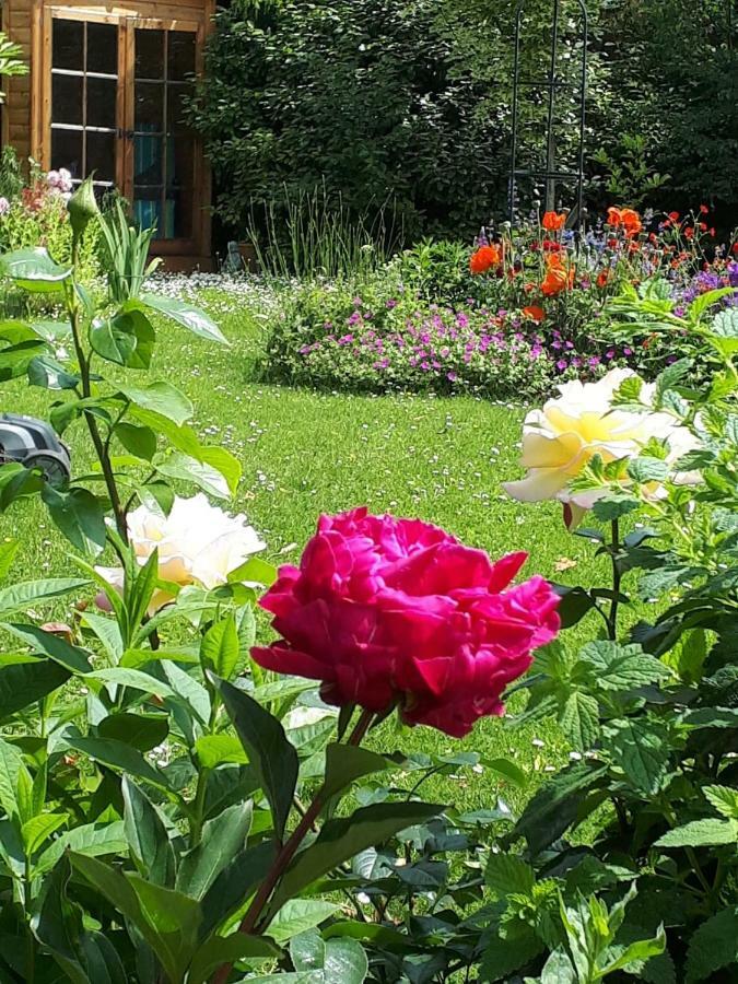 Santi Bhavana Bed & Breakfast Westbury  Bagian luar foto