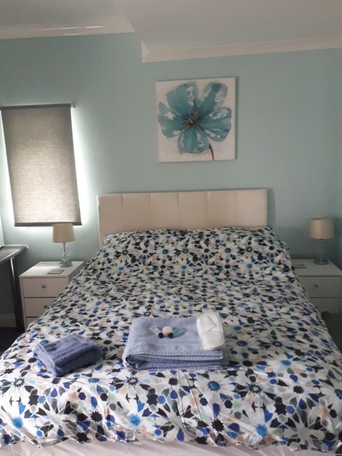 Santi Bhavana Bed & Breakfast Westbury  Bagian luar foto