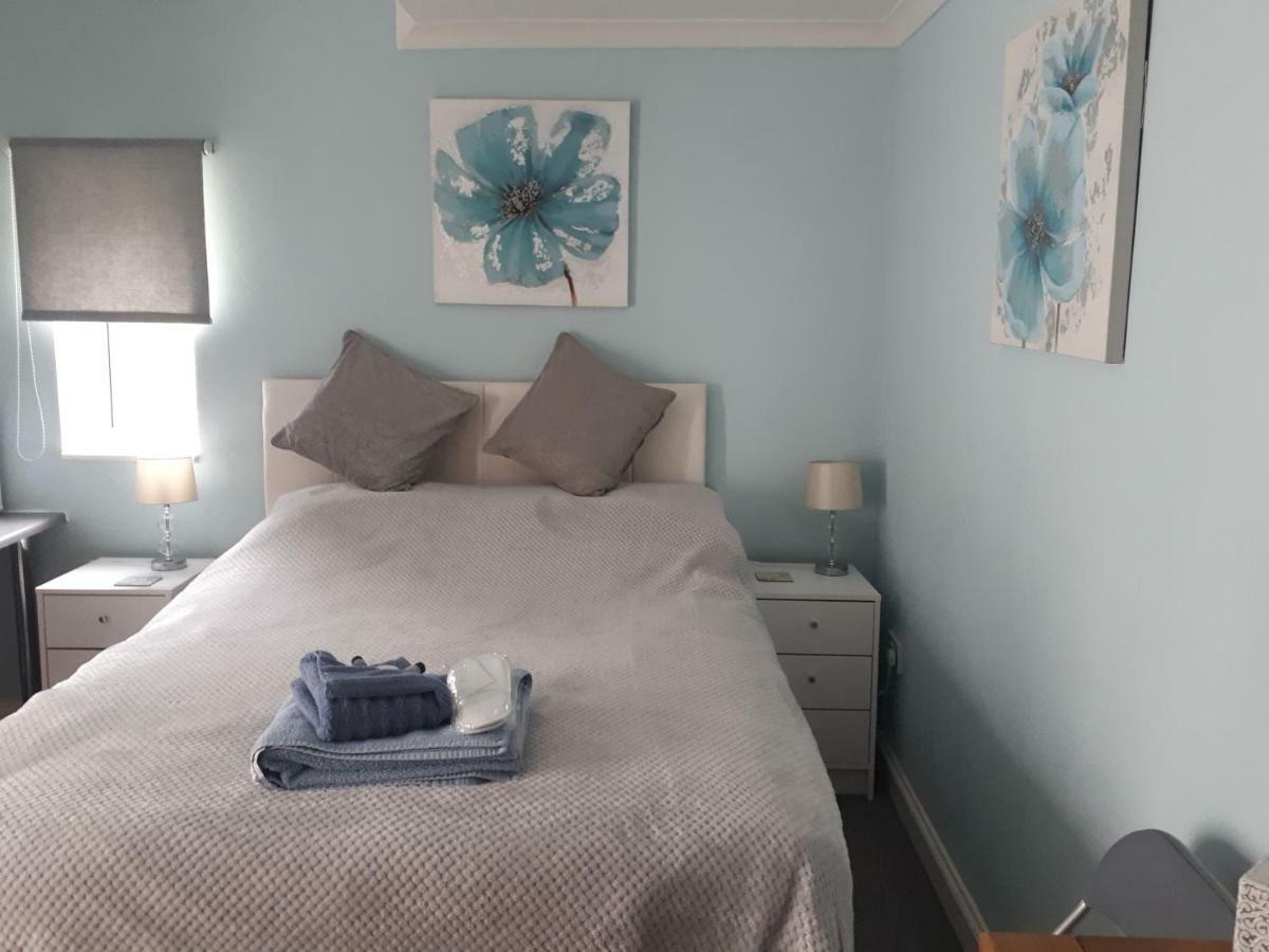 Santi Bhavana Bed & Breakfast Westbury  Bagian luar foto
