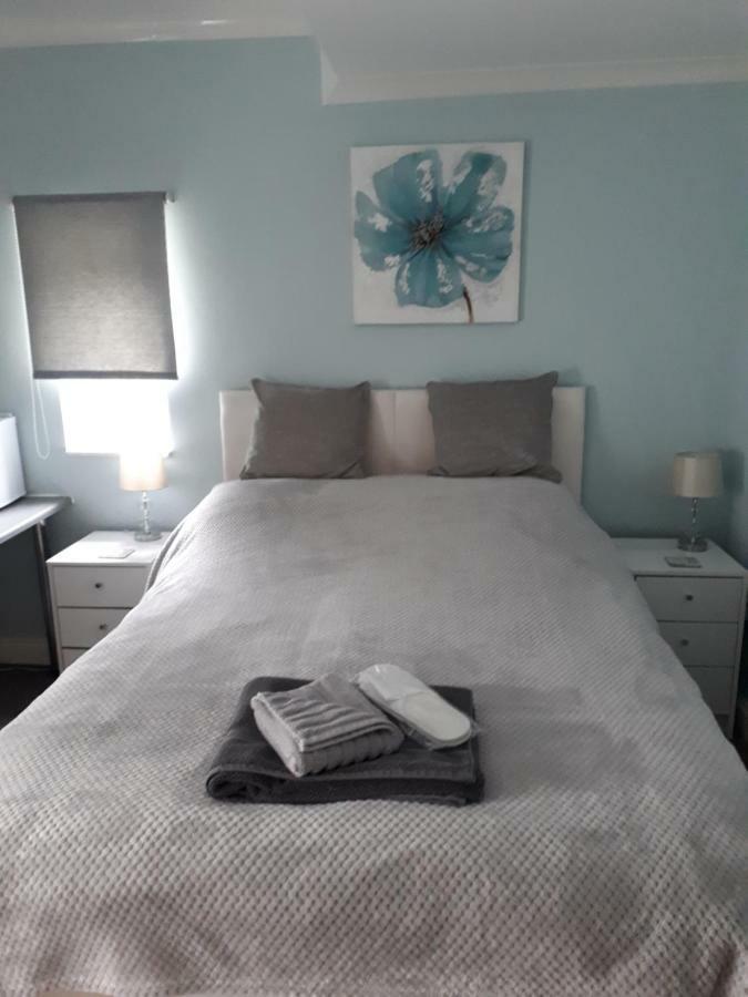 Santi Bhavana Bed & Breakfast Westbury  Bagian luar foto